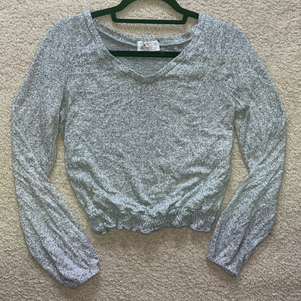 Junior Girls/ Woman’s Grey Crop Top